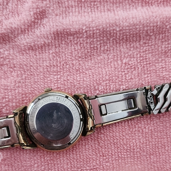 1967 Bulova Self Winding Vintage Watch - For Parts or Repair - Picture 5 of 9